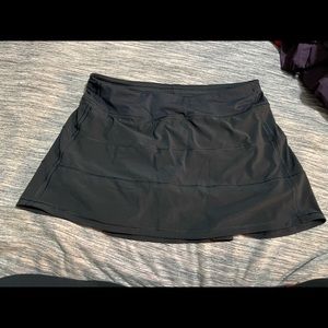 Size 10 lululemon skirt